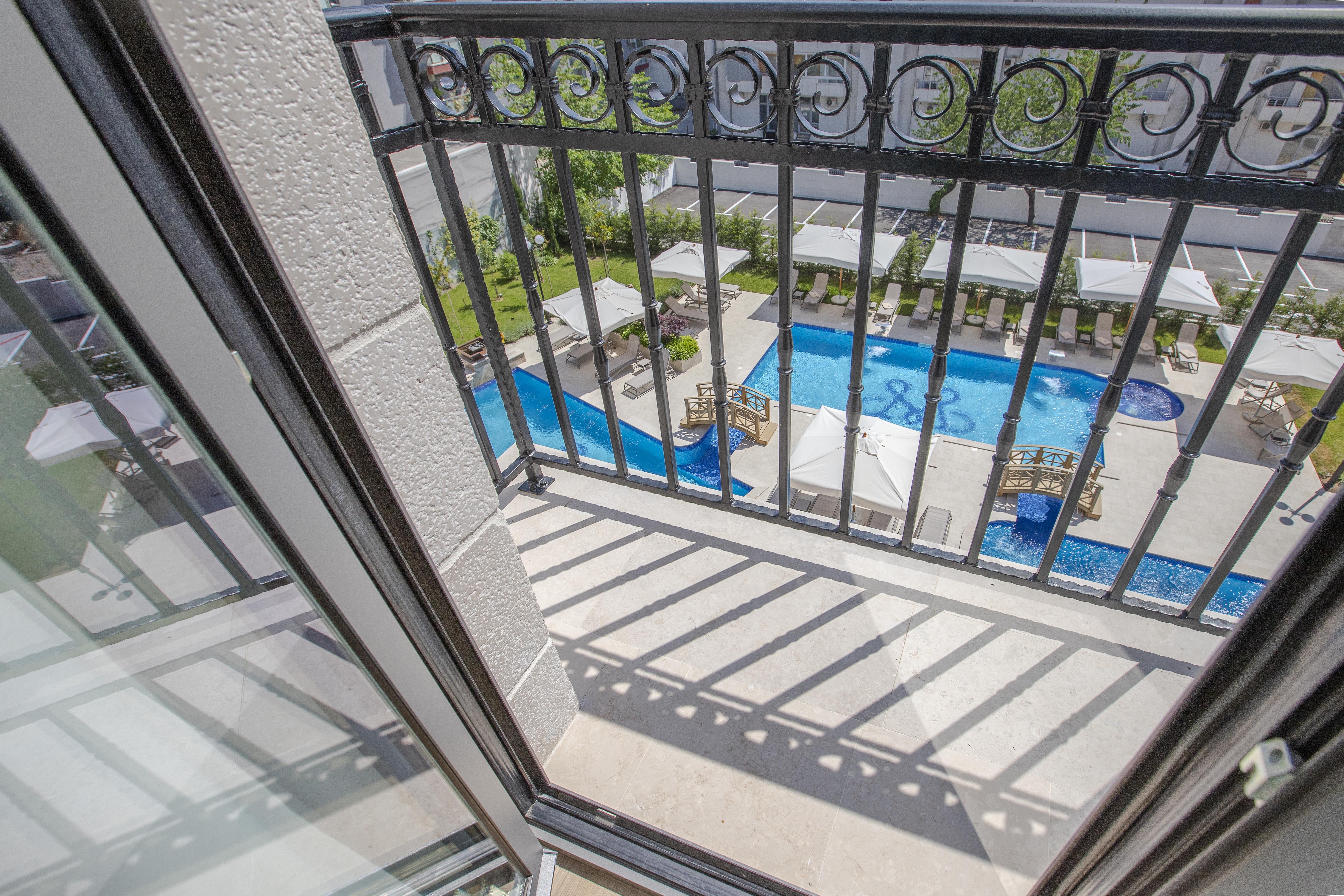 Boutique Hotel Momentum By Aycon Budua Esterno foto