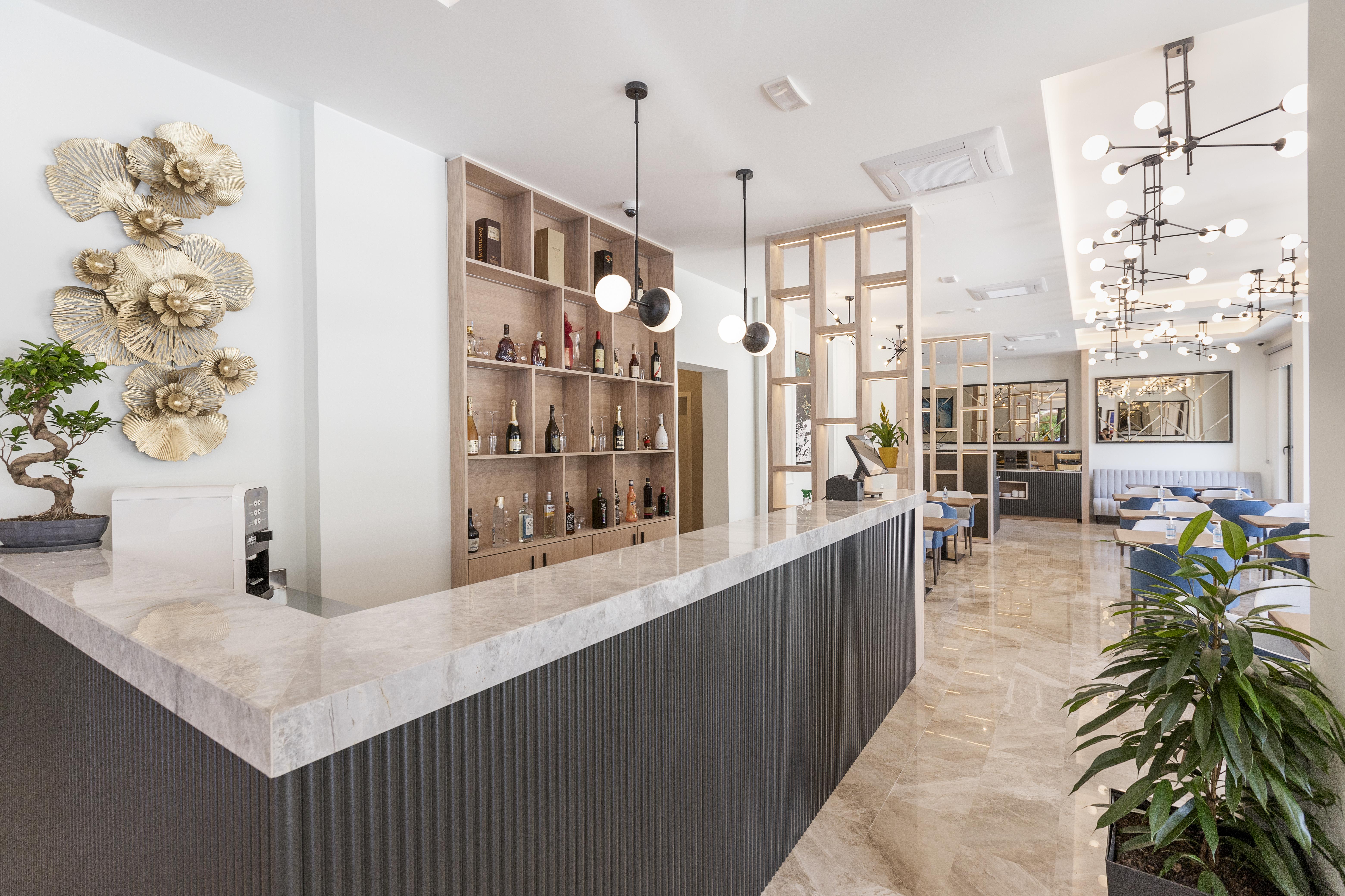 Boutique Hotel Momentum By Aycon Budua Esterno foto