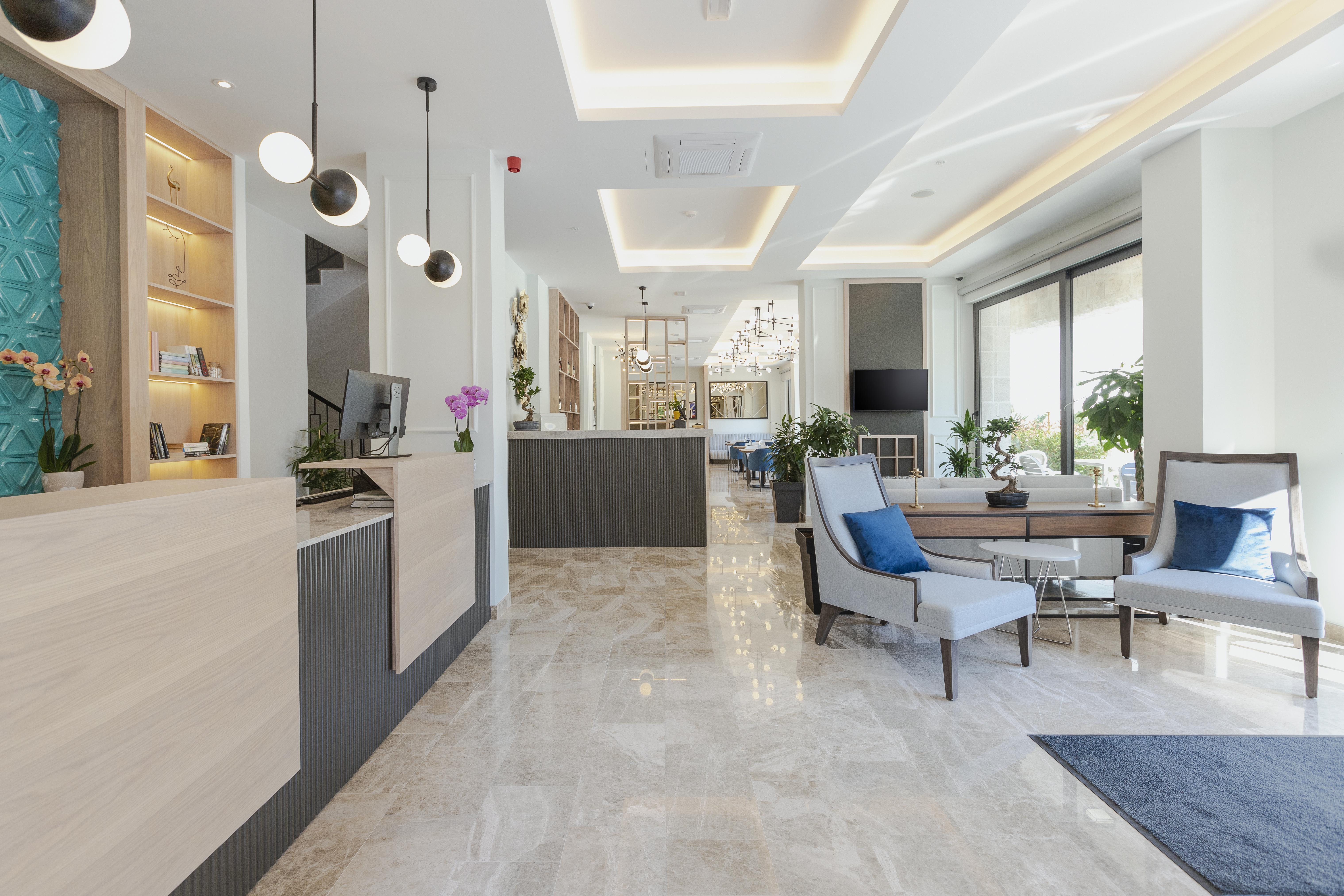 Boutique Hotel Momentum By Aycon Budua Esterno foto